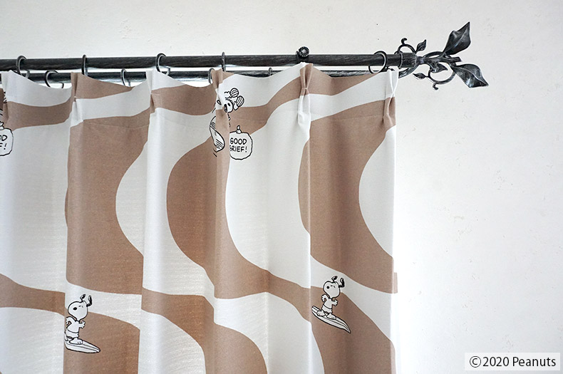 スヌーピーのお話peanutsの世界観が表現されたデザインカーテン 100サイズ既製カーテン通販専門店 びっくりカーテン