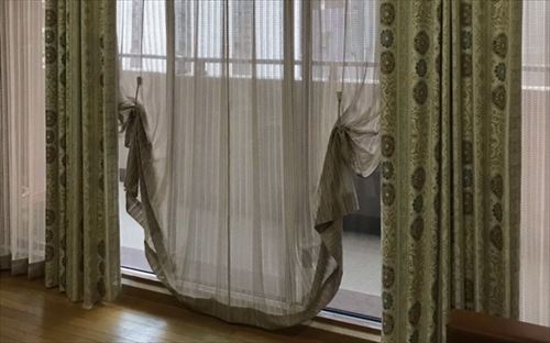びっくりカーテン