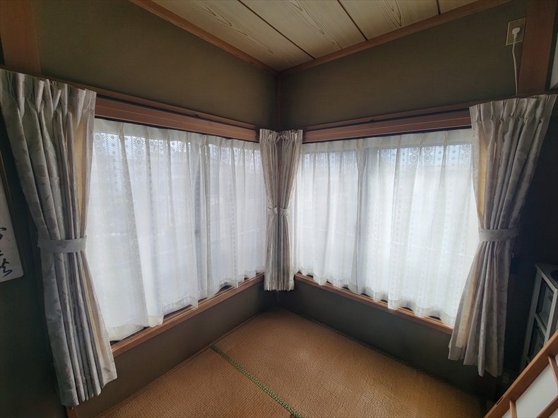 びっくりカーテン